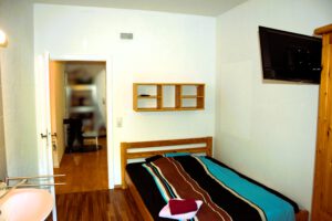 Zimmer mit Gemeinschaftsbad und Balkon