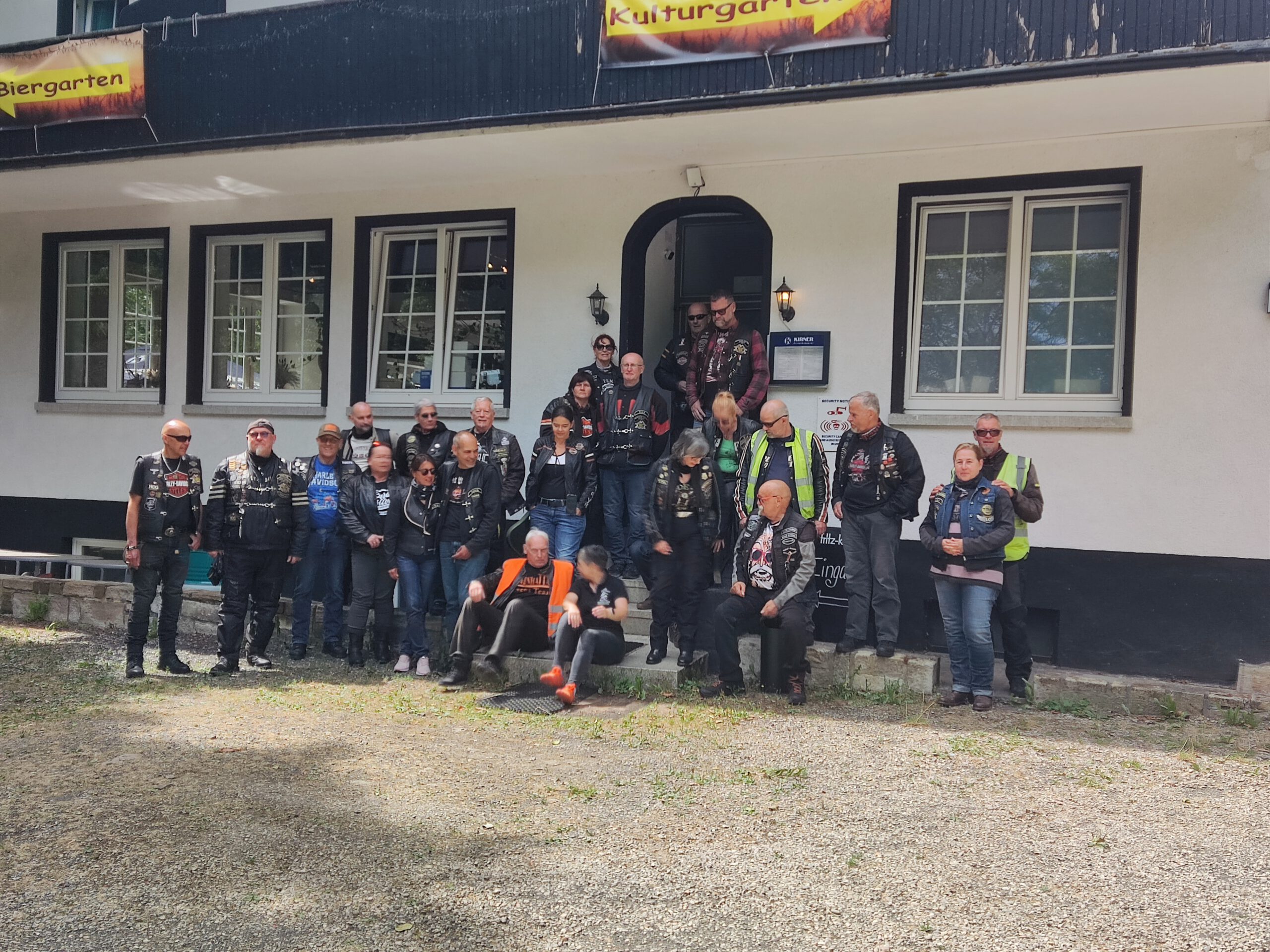 Biker an der Mühle